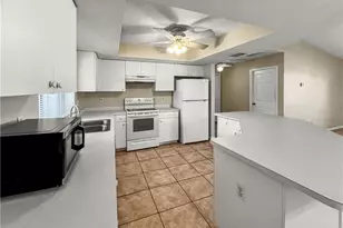 208 SE 17th St, Cape Coral, FL 33990 - Photo 10