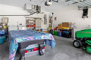 125 NE 11th Pl, Cape Coral, FL 33909 - Photo 18