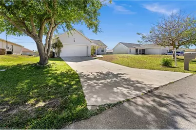 125 NE 11th Pl, Cape Coral, FL 33909 - Photo 2