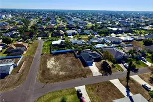 3905 SW 20th Pl, Cape Coral, FL 33914 - Photo 4