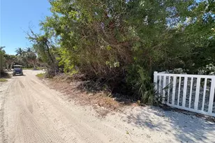 516 Longboat Cir, Captiva, FL 33924 - Photo 2