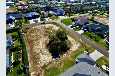 1727 SW 39th St, Cape Coral, FL 33914 - Photo 8