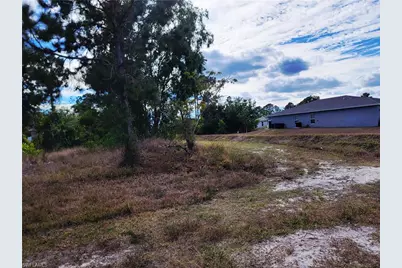 3125 29th St SW, Lehigh Acres, FL 33976 - Photo 4
