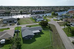 3805 SE 12th Ave, Cape Coral, FL 33904 - Photo 8