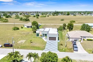 2027 NE 18th St, Cape Coral, FL 33909 - Photo 8