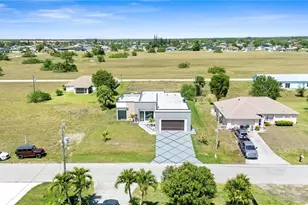 2027 NE 18th St, Cape Coral, FL 33909 - Photo 6