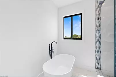 2027 NE 18th St, Cape Coral, FL 33909 - Photo 28