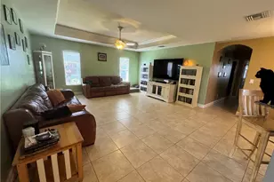 42 NE 13th Ave, Cape Coral, FL 33909 - Photo 6