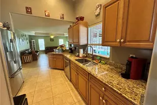 42 NE 13th Ave, Cape Coral, FL 33909 - Photo 18