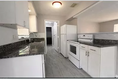 424 Cactus Cir, Lehigh Acres, FL 33936 - Photo 4