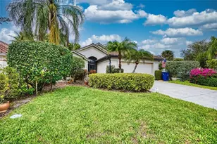 9917 Las Casas Dr, Fort Myers, FL 33919 - Photo 4