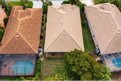 9710 Las Casas Dr, Fort Myers, FL 33919 - Photo 6