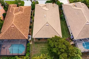 9710 Las Casas Dr, Fort Myers, FL 33919 - Photo 6