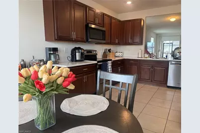 2624 NE 7th Ave, Cape Coral, FL 33909 - Photo 2