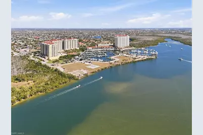 105 SE 40th Ter, Cape Coral, FL 33904 - Photo 4