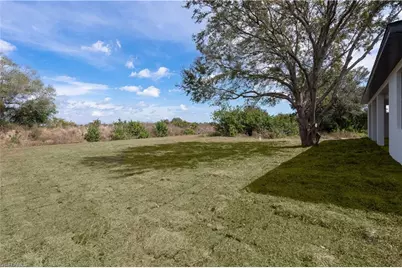 529 Theodore Vail St E, Lehigh Acres, FL 33974 - Photo 4