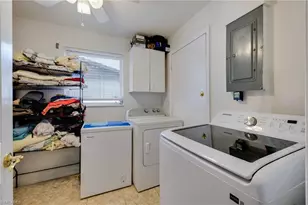 1652 Jamestown Ct, Fort Myers, FL 33907 - Photo 4