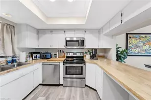 12498 Riverside Dr, Fort Myers, FL 33919 - Photo 8