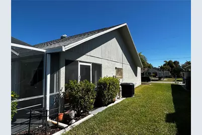 1926 SE 10th Pl, Cape Coral, FL 33990 - Photo 4