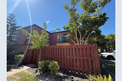 1520 Park Meadows Dr #4, Fort Myers, FL 33907 - Photo 2