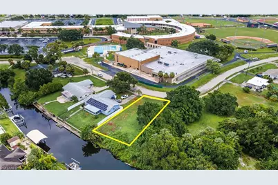 947 Iris Dr, North Fort Myers, FL 33903 - Photo 18
