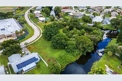 947 Iris Dr, North Fort Myers, FL 33903 - Photo 10