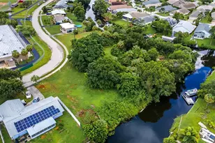 947 Iris Dr, North Fort Myers, FL 33903 - Photo 10