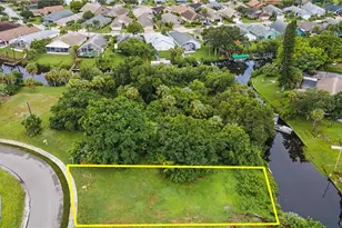 947 Iris Dr, North Fort Myers, FL 33903 - Photo 1