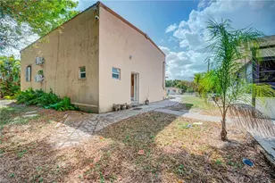 1672 Many Rd, North Fort Myers, FL 33903 - Photo 4