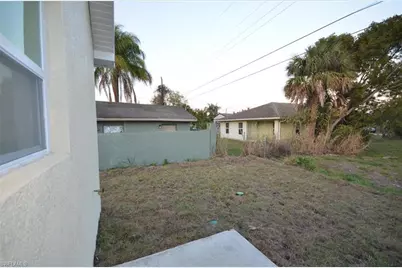 2197 Davis Ct, Fort Myers, FL 33916 - Photo 24