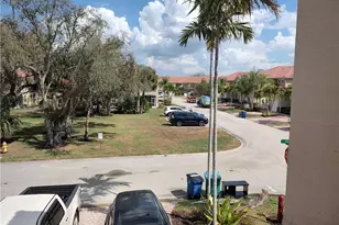 8521 Oakshade Cir, Fort Myers, FL 33919 - Photo 10