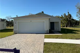 858 Friendship Cir, Labelle, FL 33935 - Photo 1