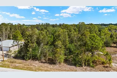 3008 44th St SW, Lehigh Acres, FL 33976 - Photo 2