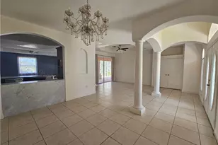 809 Lincoln Ave, Lehigh Acres, FL 33972 - Photo 2