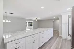 5051 Fairfield Dr, Fort Myers, FL 33919 - Photo 12