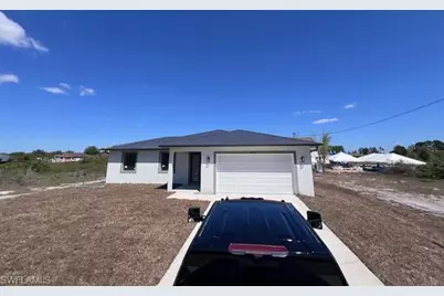 617 Chestnut St E, Lehigh Acres, FL 33974 - Photo 6