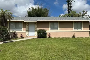 8 Roanoke Dr, Fort Myers, FL 33905 - Photo 2
