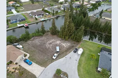 507 SW 7th Ter, Cape Coral, FL 33991 - Photo 6