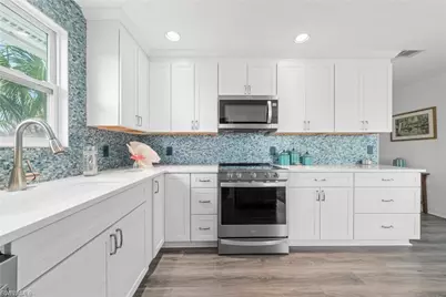 6093 Henderson Rd, Sanibel, FL 33957 - Photo 14