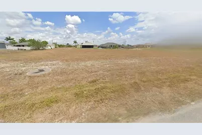 1413 NE Juanita Pl, Cape Coral, FL 33909 - Photo 2