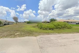 1832 NE 8th Pl, Cape Coral, FL 33909 - Photo 2