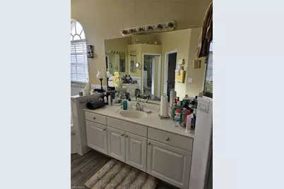 1324 SE 5th Pl, Cape Coral, FL 33990 - Photo 12