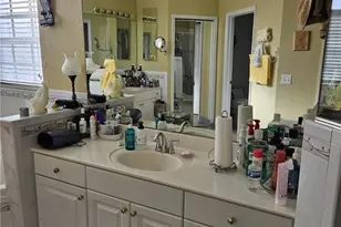 1324 SE 5th Pl, Cape Coral, FL 33990 - Photo 12