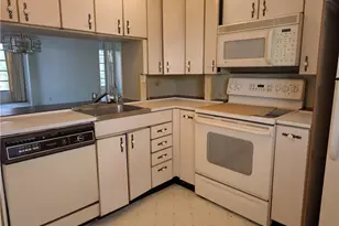 1747 Pebble Beach Dr, Fort Myers, FL 33907 - Photo 14