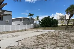 81 Mango St, Fort Myers Beach, FL 33931 - Photo 6