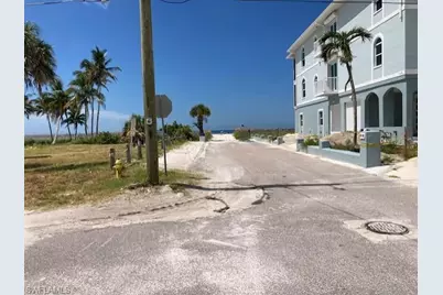 81 Mango St, Fort Myers Beach, FL 33931 - Photo 12