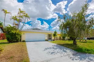 318 SE 33rd Terrace, Cape Coral, FL 33904 - Photo 2