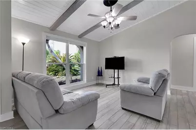 4013 SW 2nd Pl, Cape Coral, FL 33914 - Photo 8