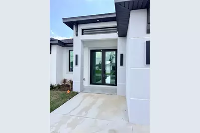 822 NE 19th St, Cape Coral, FL 33909 - Photo 2