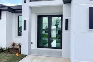 822 NE 19th St, Cape Coral, FL 33909 - Photo 2